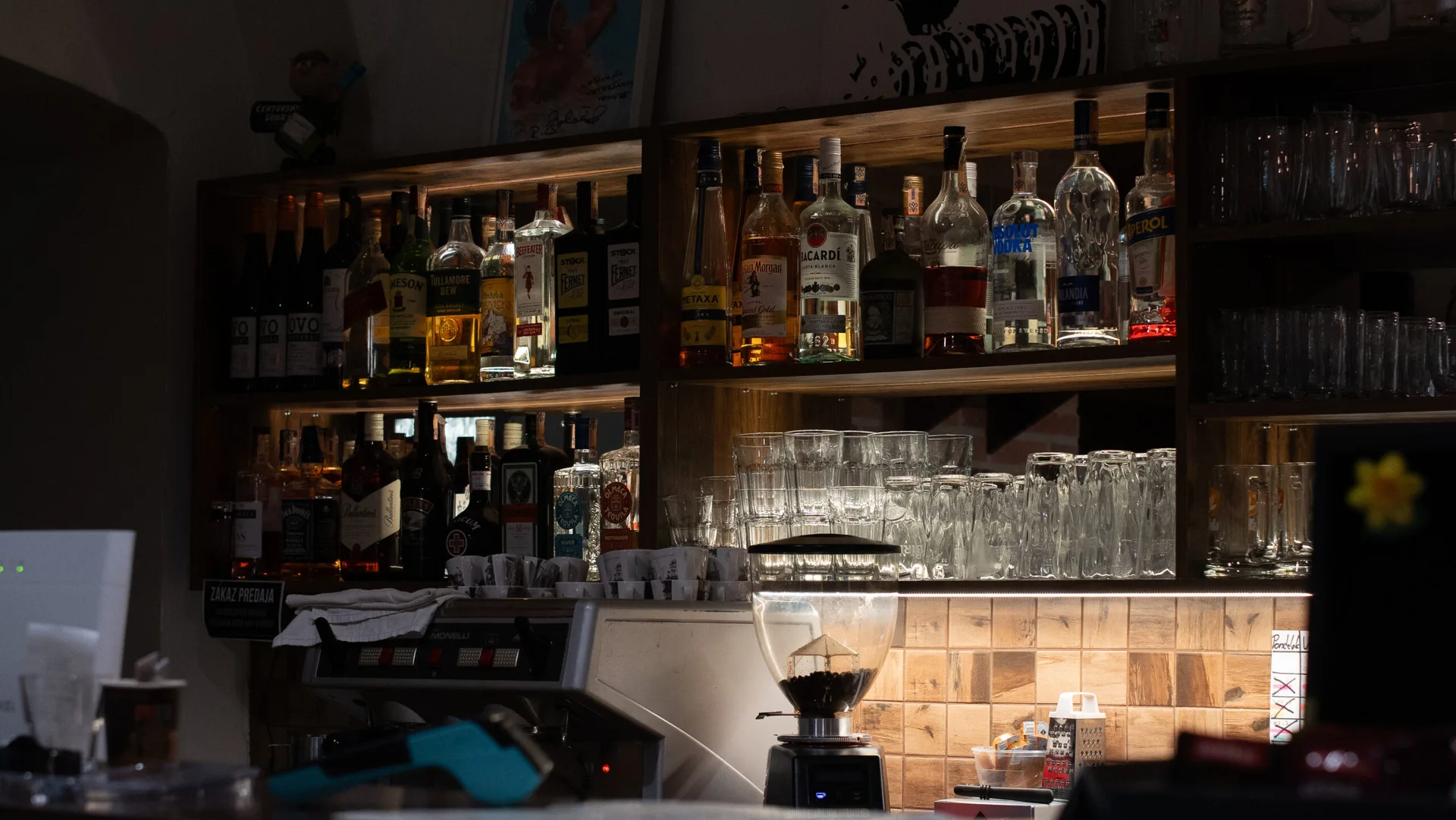 Náš bar – Vína, drinky a káva priamo v pizzerii. Pizzeria Passage Košice